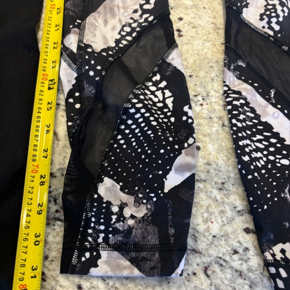 Lululemon - Picture 3 of 6